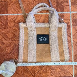 NWOT Cute crossbody bag